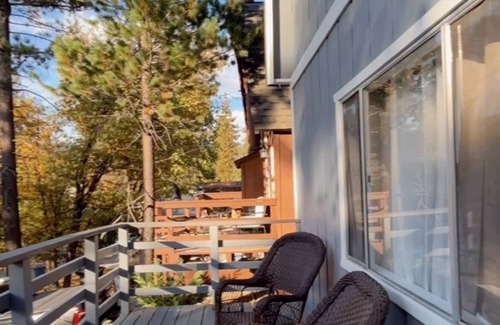 Arrowbear Lake Cabin | Quaint cabin with WiFi in charming Running Springs