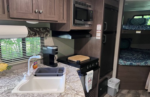 Murrayville House | Quaint camper in a private area with full hook ups!