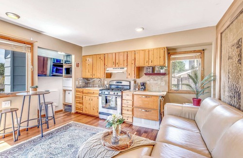 Carmel Woods Condo | Quaint Carmel - Bungalow Close to Beach