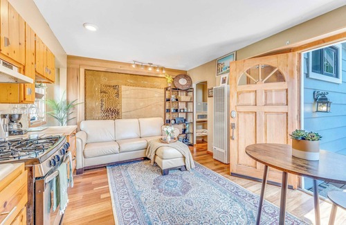 Carmel Woods Condo | Quaint Carmel - Bungalow Close to Beach
