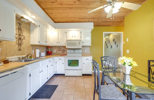 Flintstone House | Quaint Chattanooga Valley Retreat: Private Hot Tub