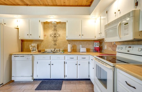 Flintstone House | Quaint Chattanooga Valley Retreat: Private Hot Tub