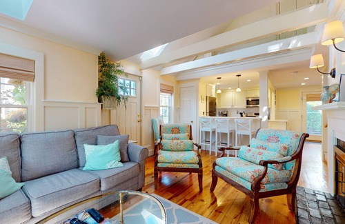 Harwich Port House | Quaint coastal home with fast WiFi, W/D, skylights, and outdoor grilling