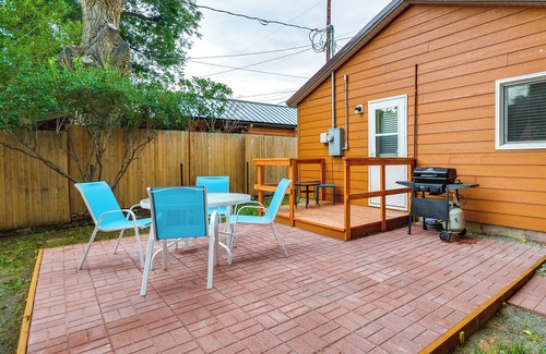 Cody Cottage | Quaint Cody Cottage w/Grill: Walk to Downtown!