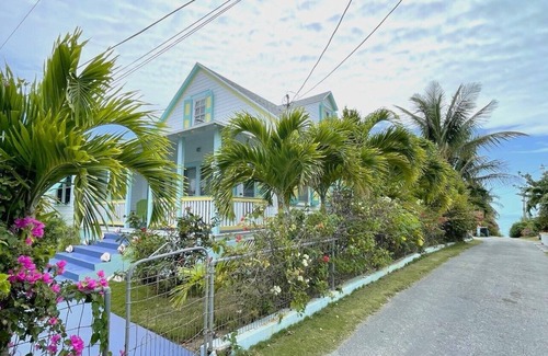 Spanish Wells Cottage | Quaint Cottage, Amazing Views, Free - Motorboat, Kayak, and SUP