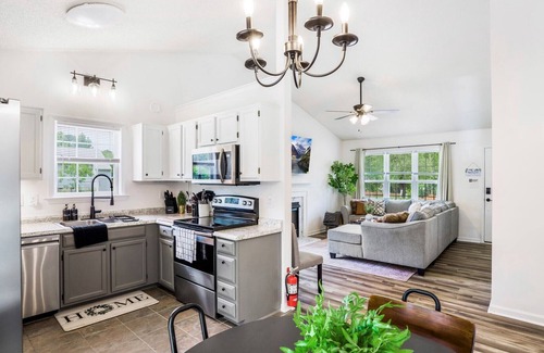 Holly Springs House | Quaint Cottage of Holly Springs