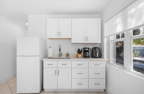South Middle River Cottage | Quaint cottage in delightful Fort Lauderdale with WiFi and AC