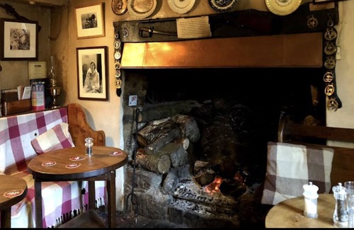 Sticklepath Bed & Breakfast | Quaint Country pub