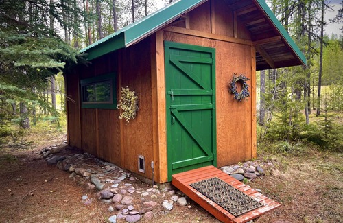 Columbia Falls House | Quaint Cozy Camper on 6 acres in the wilderness near GNP