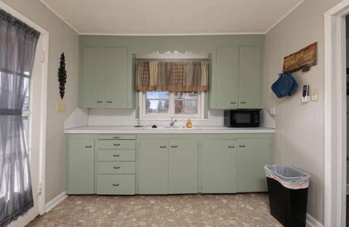 Brookline Station Other | Quaint farmhouse near airport/BBAllison Sports Town