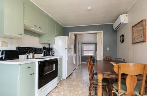 Brookline Station Other | Quaint farmhouse near airport/BBAllison Sports Town