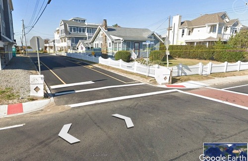 Sea Bright House | Quaint Home with Beach Access and NYC views
