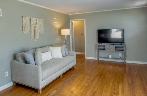 Tower Homes House | Quaint Kansas City Vacation Rental w/ Backyard!