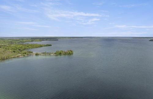 Walker Apartment | Quaint Lakeview Getaway Trails & Town at Your Doorstep