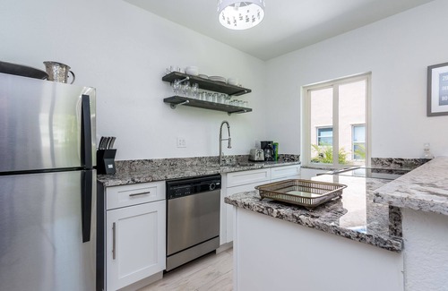 Delray Beach Villa | Quaint Luxury 1/1 Villa with HEATED Pool-BEST LOCATION- walk to everything!