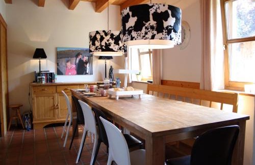 Goldegg House | Quaint Mansion near ski bus in Goldegg