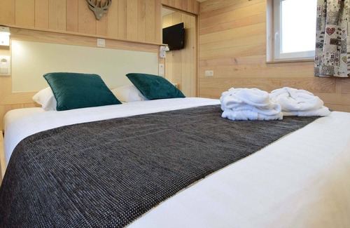 Vielsalm Cottage | Quaint Mobile Home with Sauna in Vielsalm