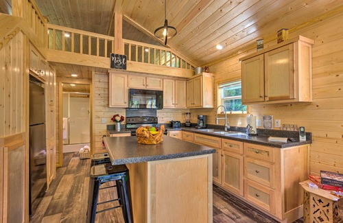 Brevard Cabin | Quaint Mtn Cabin: Tiny Living Near Big Adventure