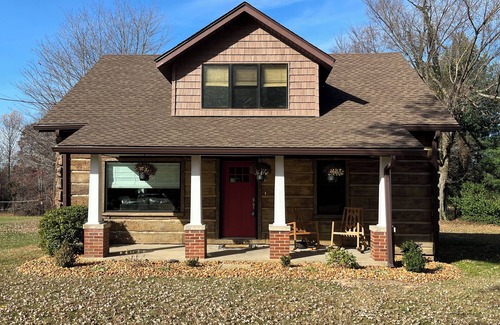Saint Francis House | Quaint,newly remodeled country cabin in the heart of Bourbon Country.