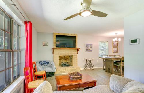 Oxford House | Quaint Oxford Home about 2 Mi to Ole Miss and The Grove!