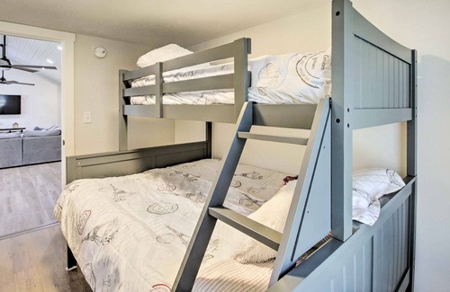 Leipers Fork House | Quaint, private stay with a large yard, balcony, grill, washer/dryer, and AC