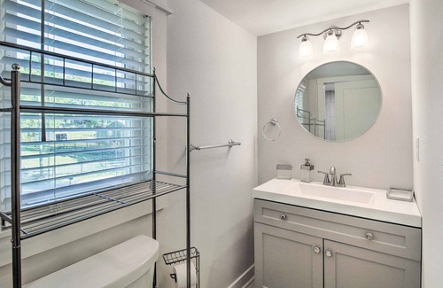 Leipers Fork House | Quaint, private stay with a large yard, balcony, grill, washer/dryer, and AC