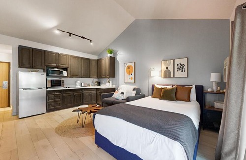North Park City Hotel | Quaint Prospector Lodge Studio #729