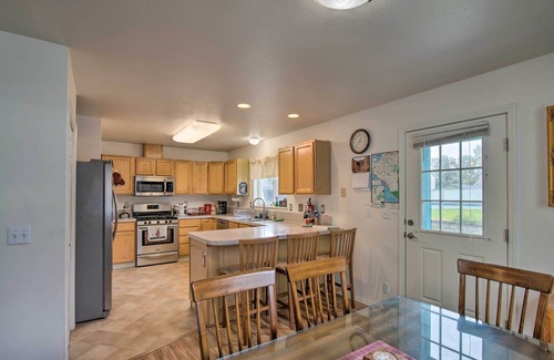 Russian Jack Park House | Quaint Ranch Home w/Yard in Midtown Anchorage!
