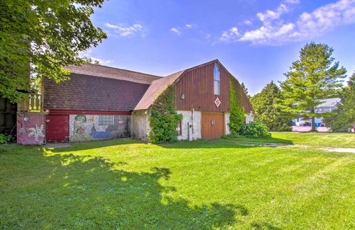Sister Bay Apartment | Quaint Sister Bay Studio w/Large Backyard!