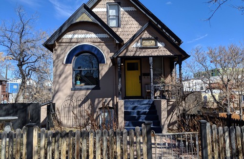 Jefferson Park House | Quaint Space - Near Downtown & Broncos Stadium