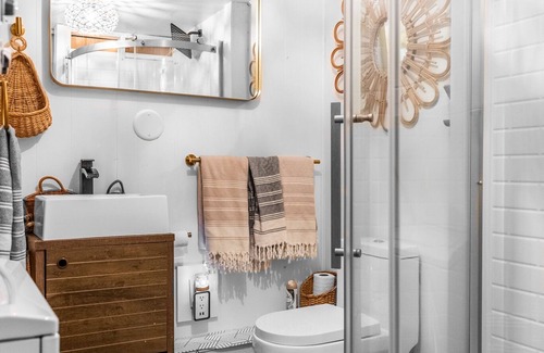 South Gouldsboro House | Quaint waterfront bungalow on Schoodic Peninsula.