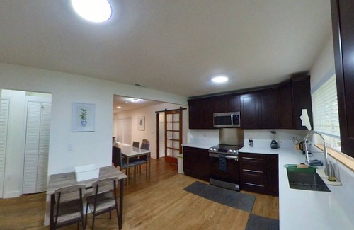 West Slope House | Quaint yet Modern 2-bedroom house with privacy in Beaverton