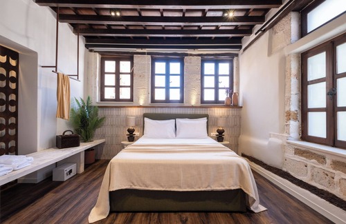 Old Town Hotel | Qualia Slowlife Suites