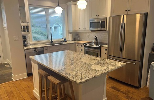 Regional District of Nanaimo House | Qualicum Family Cottage - 3bd/2 bath
