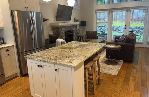 Regional District of Nanaimo House | Qualicum Family Cottage - 3bd/2 bath