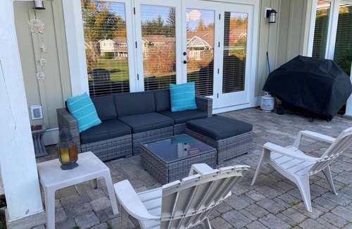 Regional District of Nanaimo House | Qualicum Landing Seaside Escape - Sleeps 6