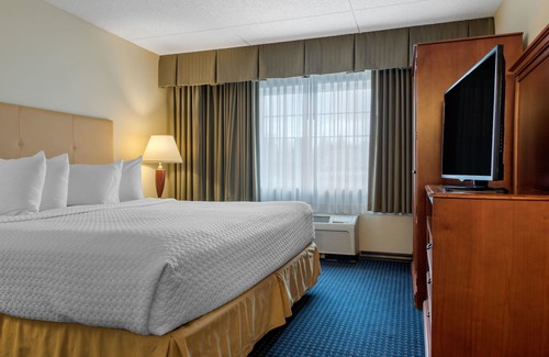 Blue Ash Hotel | Quality Hotel Conference Center Cincinnati Blue Ash