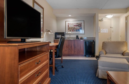 Blue Ash Hotel | Quality Hotel Conference Center Cincinnati Blue Ash