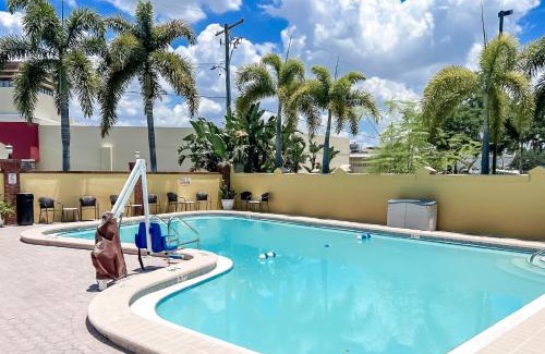 Golfview Hotel | Quality Inn Airport - Cruise Port