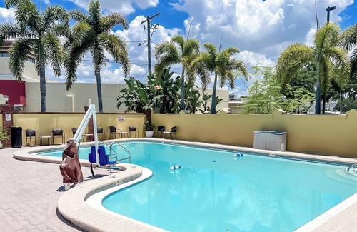 Golfview Hotel | Quality Inn Airport - Cruise Port