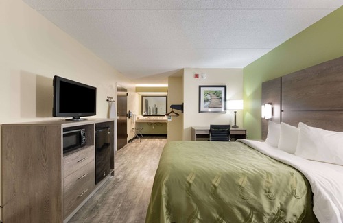 Irondale Hotel | Quality Inn Airport - Southeast