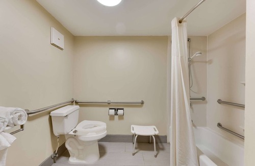 Irondale Hotel | Quality Inn Airport - Southeast