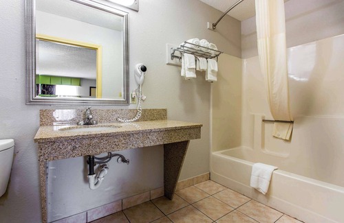 Albemarle Hotel | Quality Inn Albemarle