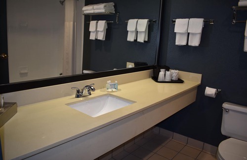 West Colorado Springs Hotel | Quality Inn and Suites Garden of the Gods