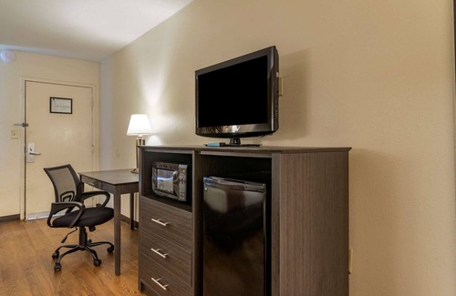 Beaufort Hotel | Quality Inn At Town Center