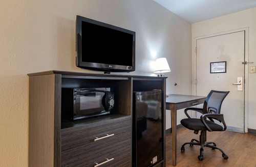 Beaufort Hotel | Quality Inn At Town Center