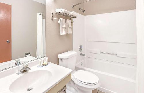 College Park Hotel | Quality Inn Atlanta Airport-Central