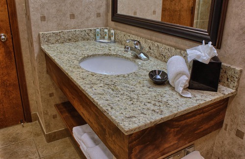 Auburn Hills Hotel | Quality Inn Auburn Hills - Detroit North