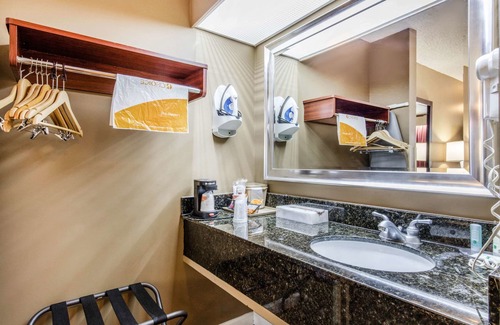 Bessemer Hotel | Quality Inn Bessemer I-20 exit 108