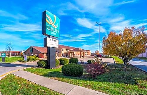 Carbondale Hotel | Quality Inn Carbondale University area